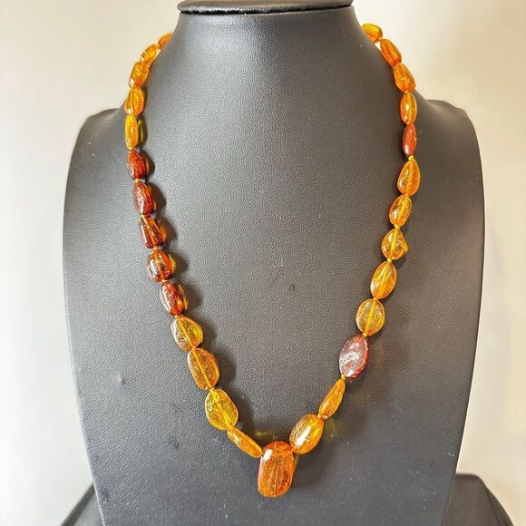19" All genuine Amber beaded necklace with barrel clasp! - Picture 10 of 12